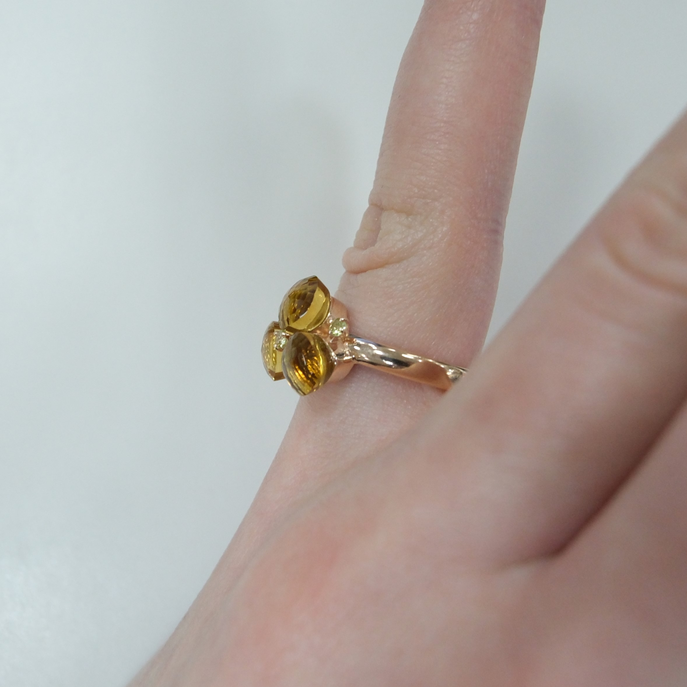 Серебряное кольцо с цитринами